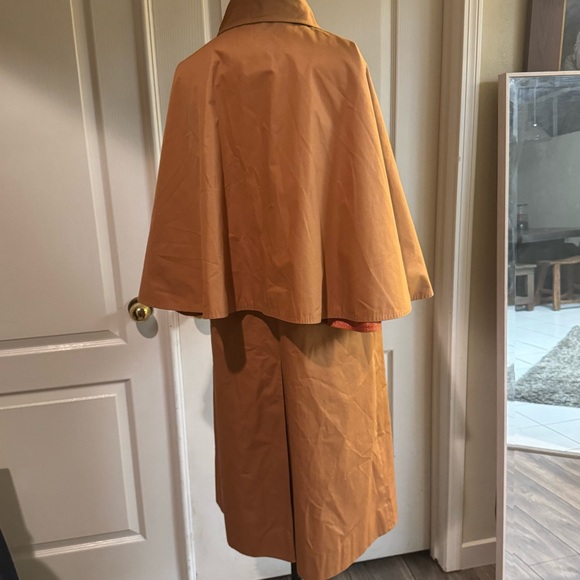 The vintage cape coat shoulder detail trending winter 2024 rust color overcoat - Picture 14 of 17